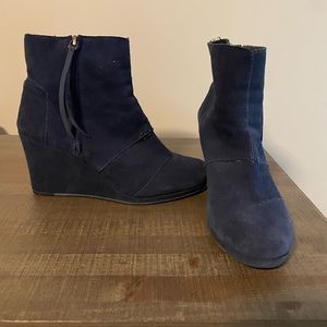 Toms dark blue suede wedges size 8.5
